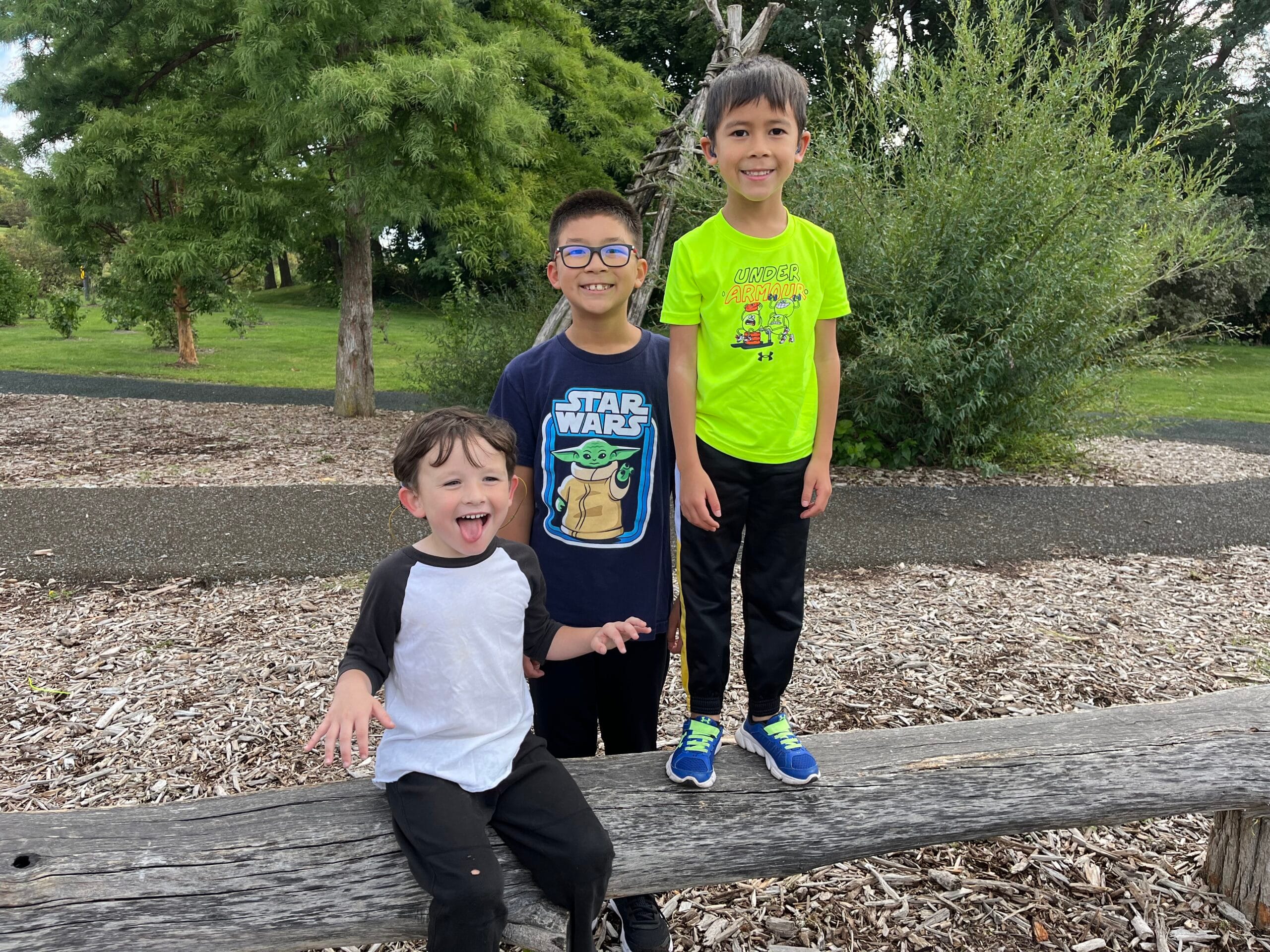 Image of children posing